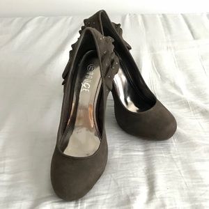 NEW!!! Dark chocolate brown heels